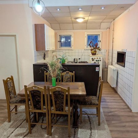 Apartman Dunja I Milos Μόκρα Γκόρα Εξωτερικό φωτογραφία