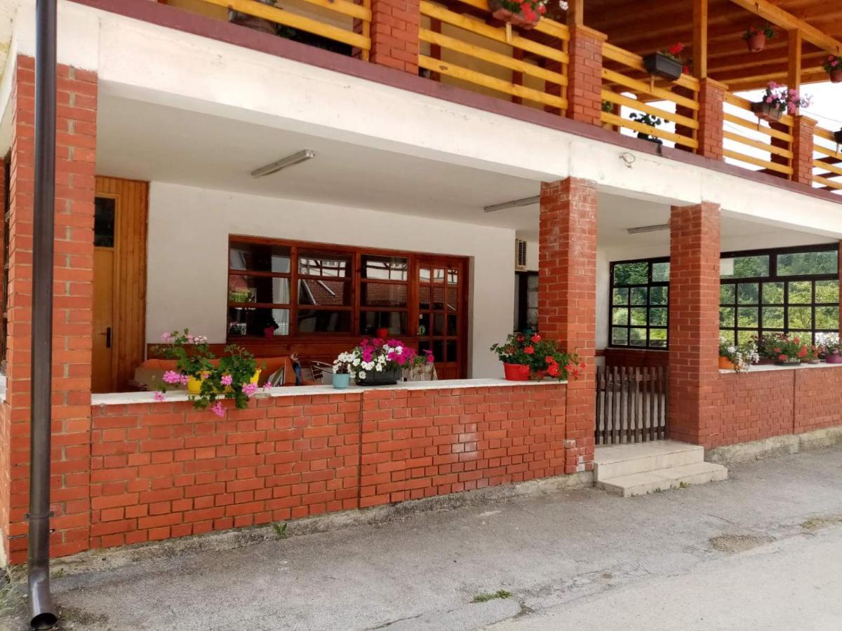 Apartman Dunja I Milos Μόκρα Γκόρα Εξωτερικό φωτογραφία