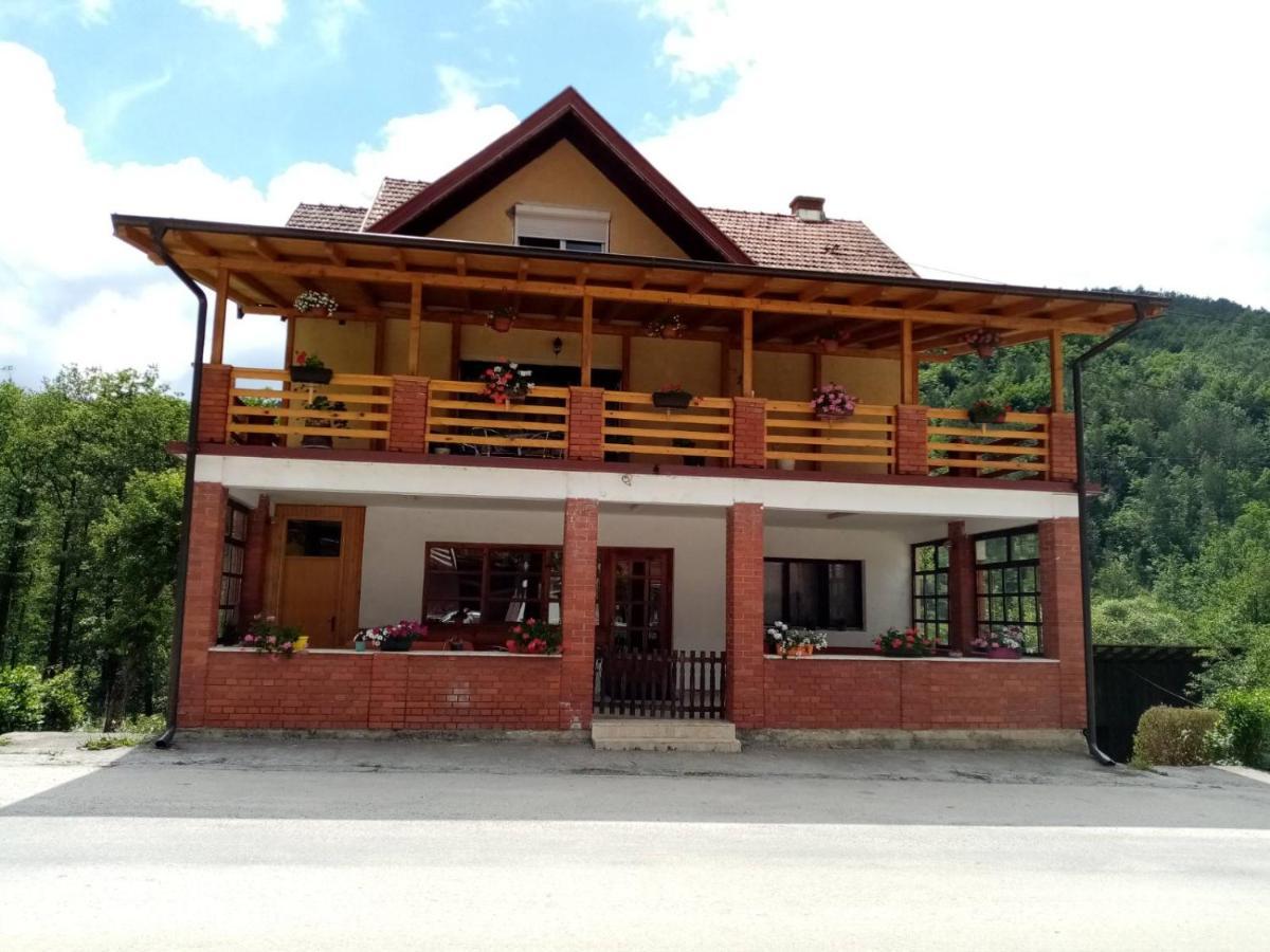 Apartman Dunja I Milos Μόκρα Γκόρα Εξωτερικό φωτογραφία