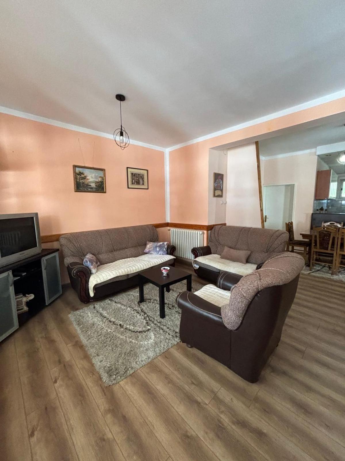 Apartman Dunja I Milos Μόκρα Γκόρα Εξωτερικό φωτογραφία